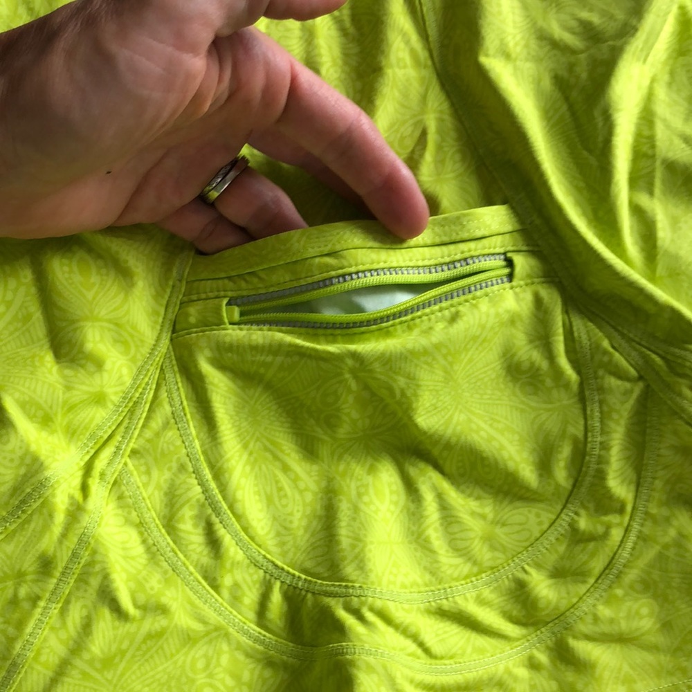Workout top - Picture 3 of 4